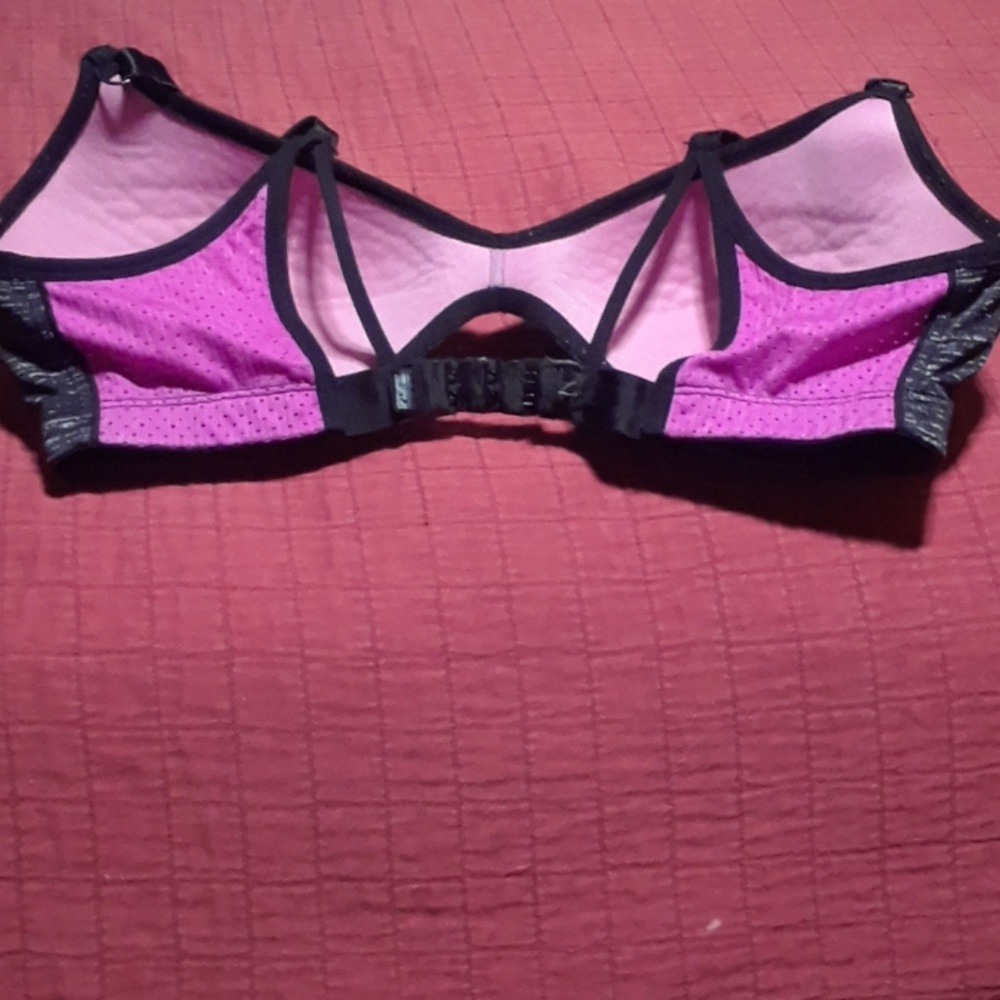 *SALE* PINK VS BRA - Picture 1 of 5